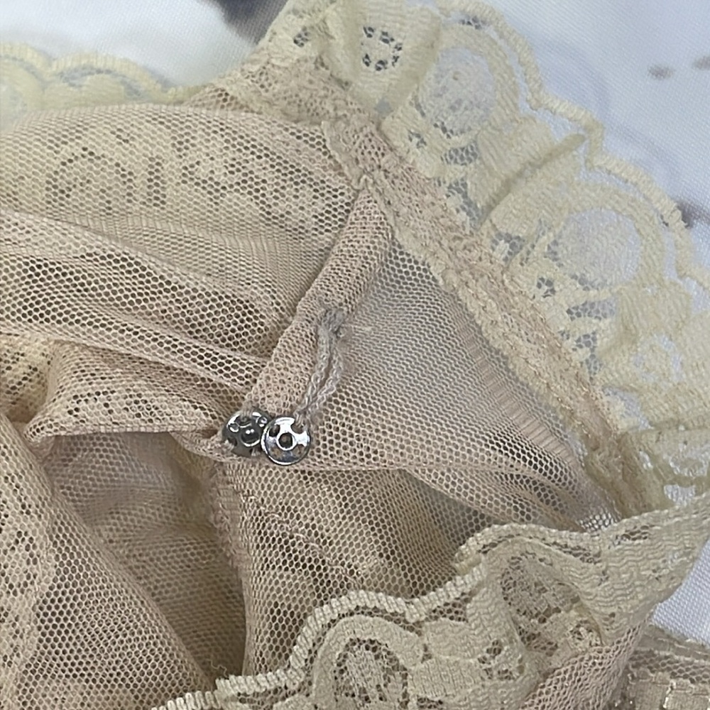 Coldwater Creek Cream Lace Blouse Button-Up Sheer 3/4 Flutter Sleeve Victorian - Picture 13 of 13